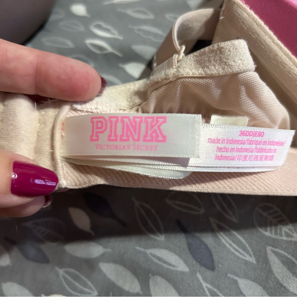 Pink Victoria secret wireless bra - Picture 3 of 3